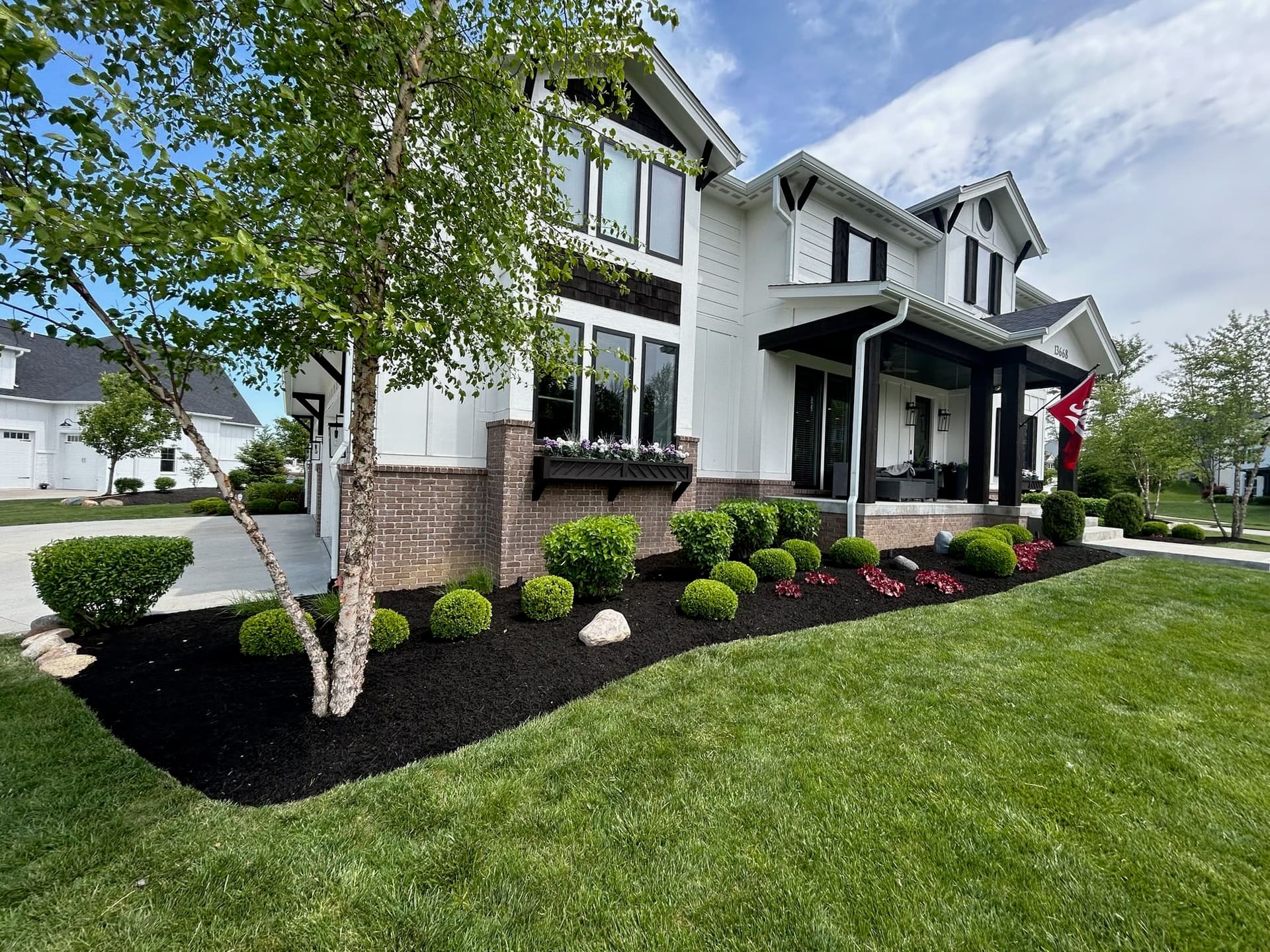 10 Low-Maintenance Landscape Plants for Indiana Homes image