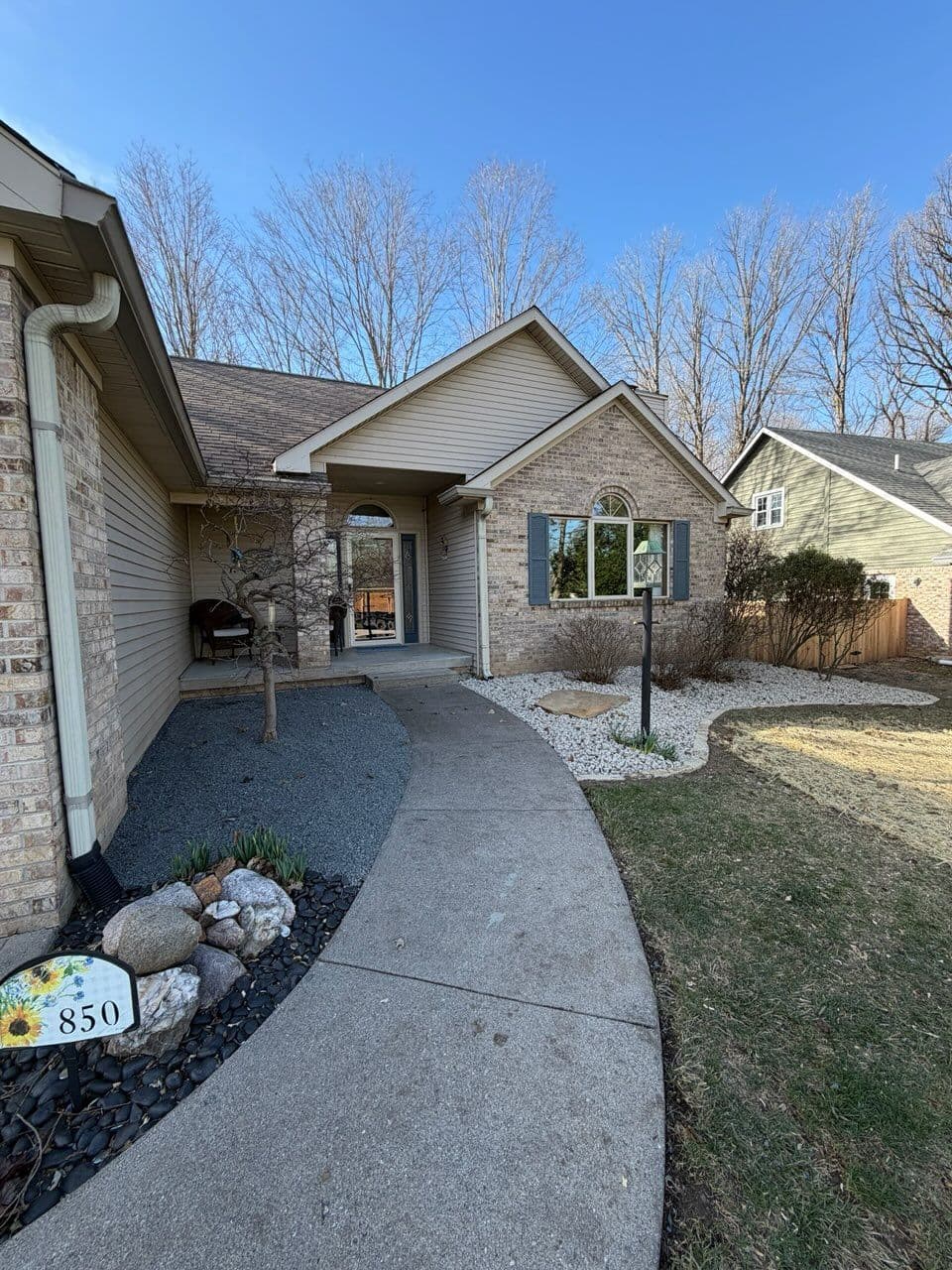 Gallery photos for Cicero Curb Appeal with Natural Stone Borders: Image #1