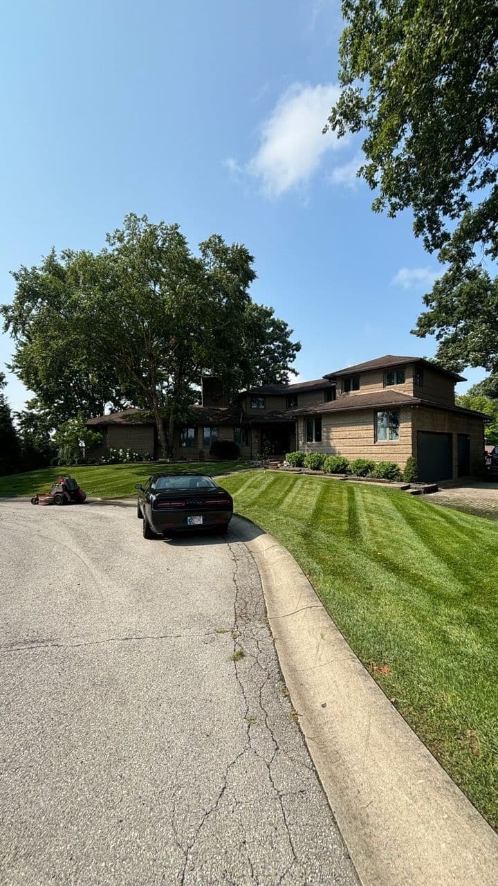 Gallery photos for Elegant Lakefront Landscaping and Lawn Care: Image #1