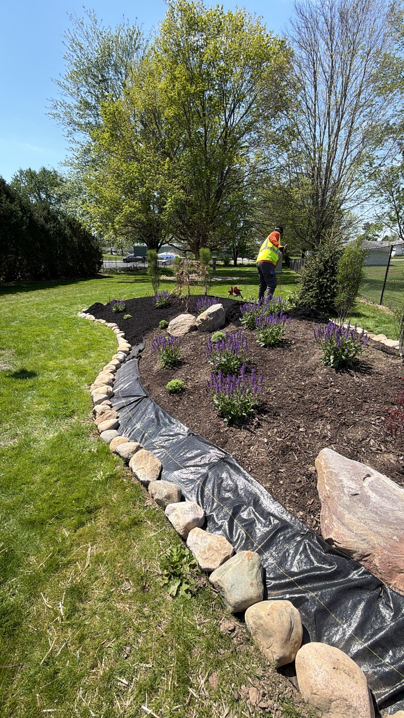 Mulch, Rock Edging and Bed Maintenance in Cicero IN image
